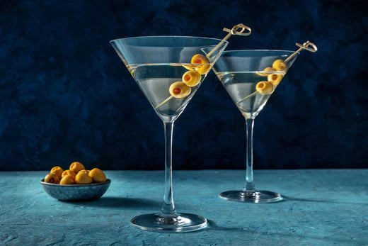 Shaken or Stirred? The Perfect Dry Martini Recipe